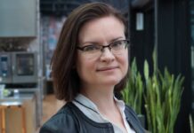 Zakrzewska, Play: Proces budowy stacji bazowej zajmuje średnio 18 miesięcy
